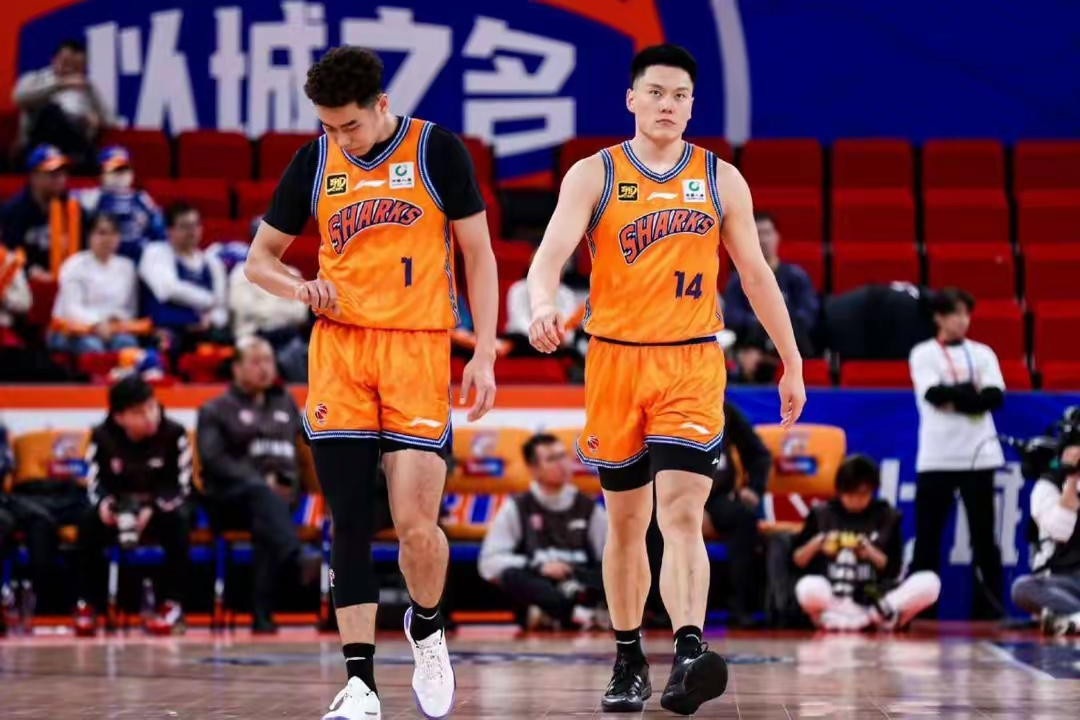 MK体育APP-冲刺阶段浙江稠州备战NBA常规赛辽宁本钢围绕亚冠强势反弹，今晨夏洛特黄蜂备战社区盾看傻球迷的简单介绍